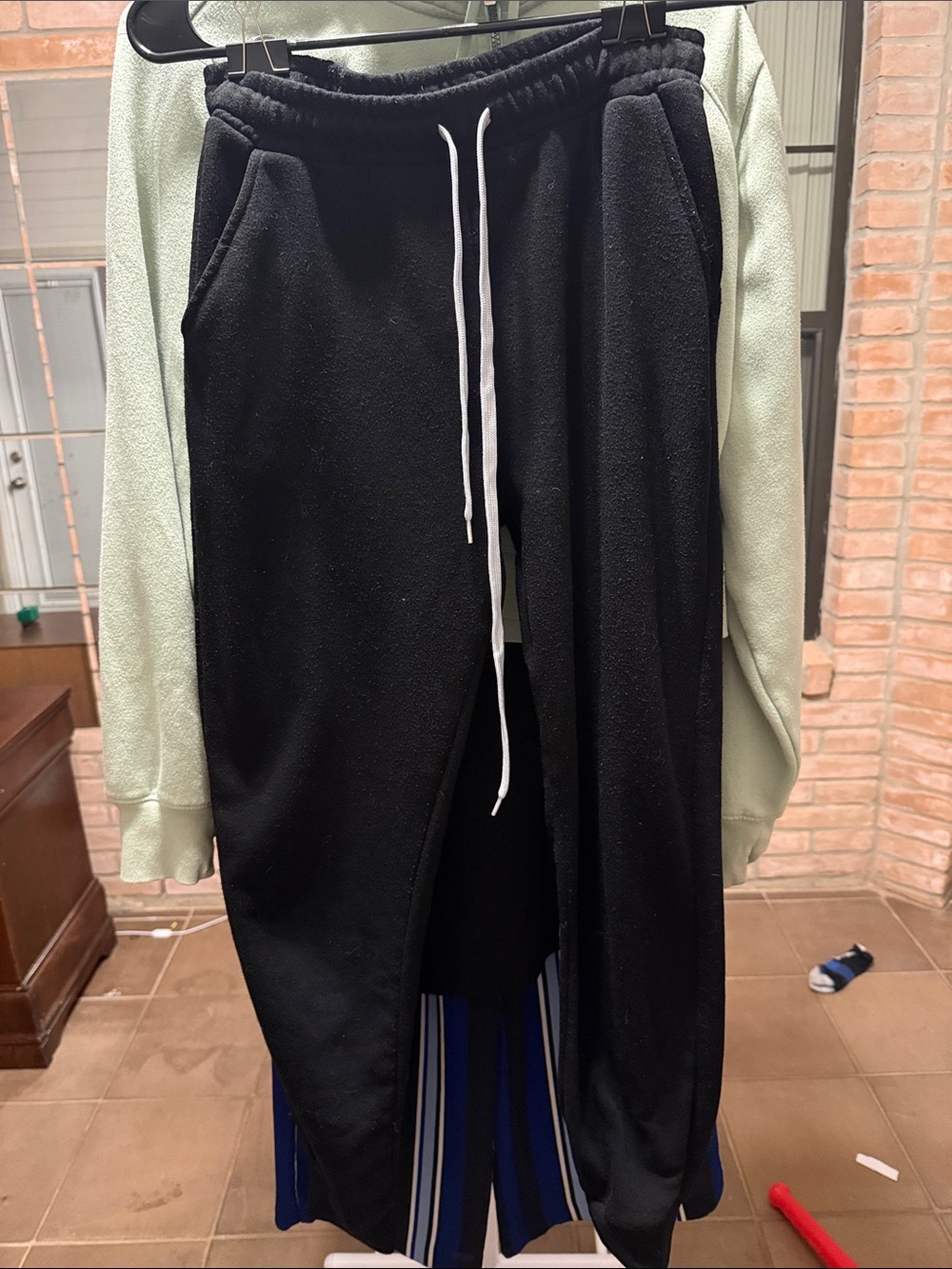 Liv & Lucy Black Drawstring Joggers